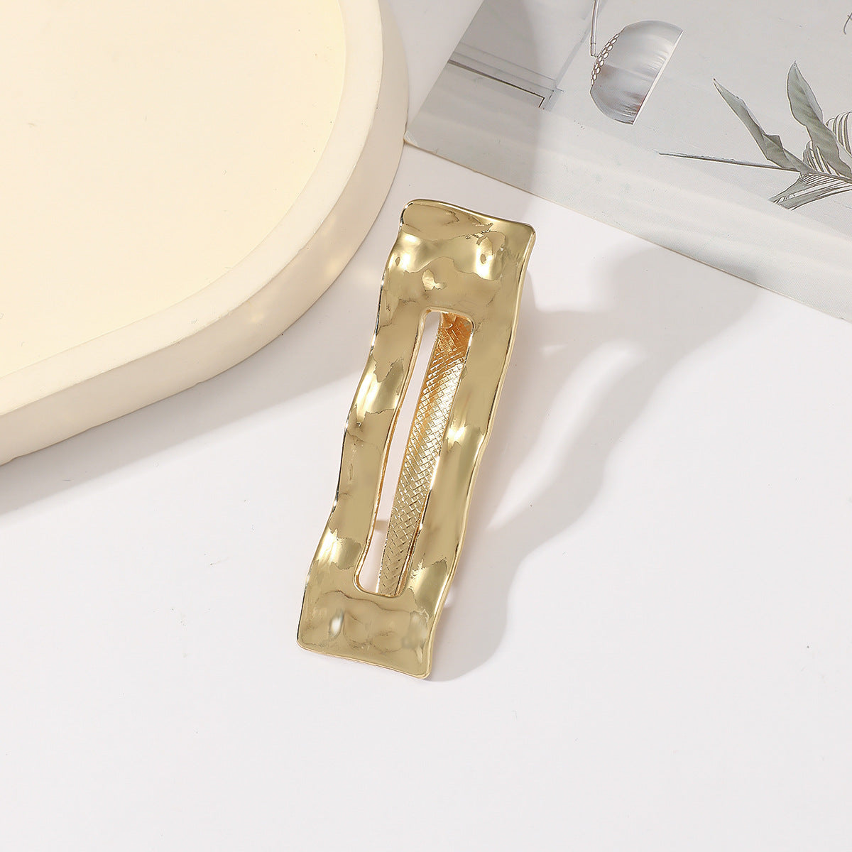 Vintage Metal Geometric Gold Plated Hair Clip MK2MBEP6W6HCP370