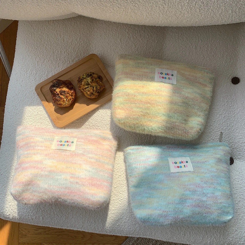 Rainbow Plushed Simple Make Up Bag DP25A570