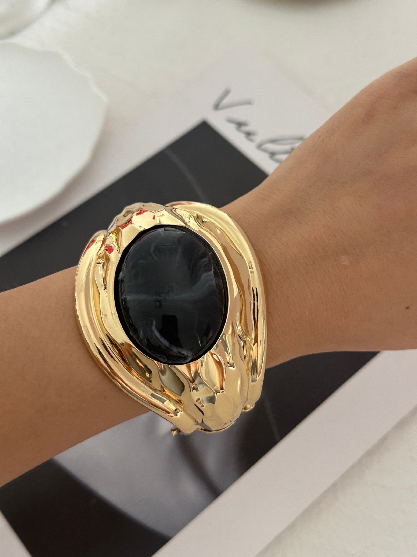 Vintage Enamel Gold Plated Beaded Bangle Bracelet 6W6JBR604