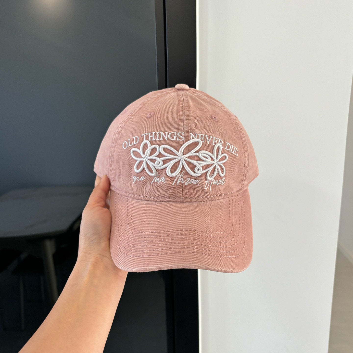 Minimalist Flower Embroidery Versatile Baseball Cap MK2BW6W6HAT88