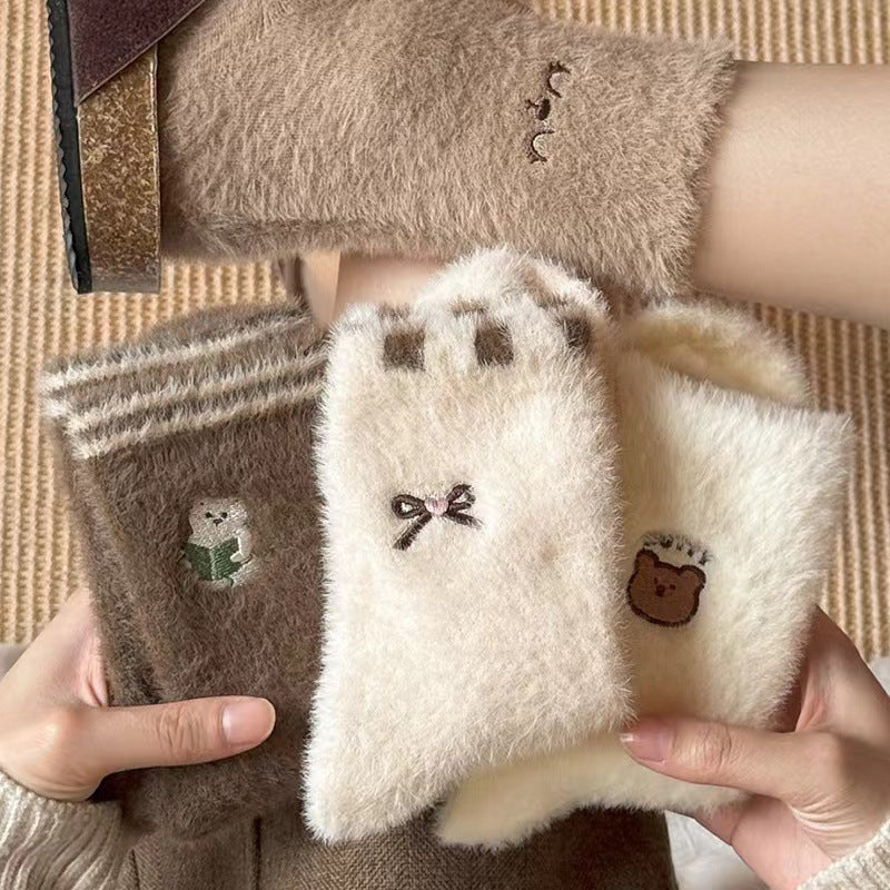 Cute Cartoon Embroidered Velvet Crew Socks 6W8FSO889