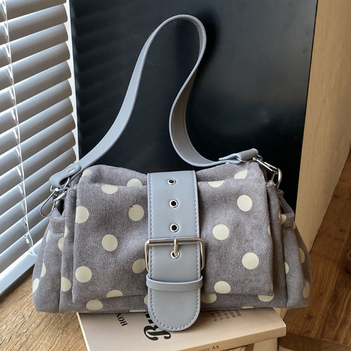 Stylish Polka Dot Canvas Shoulder Bag 6W10BBG1853