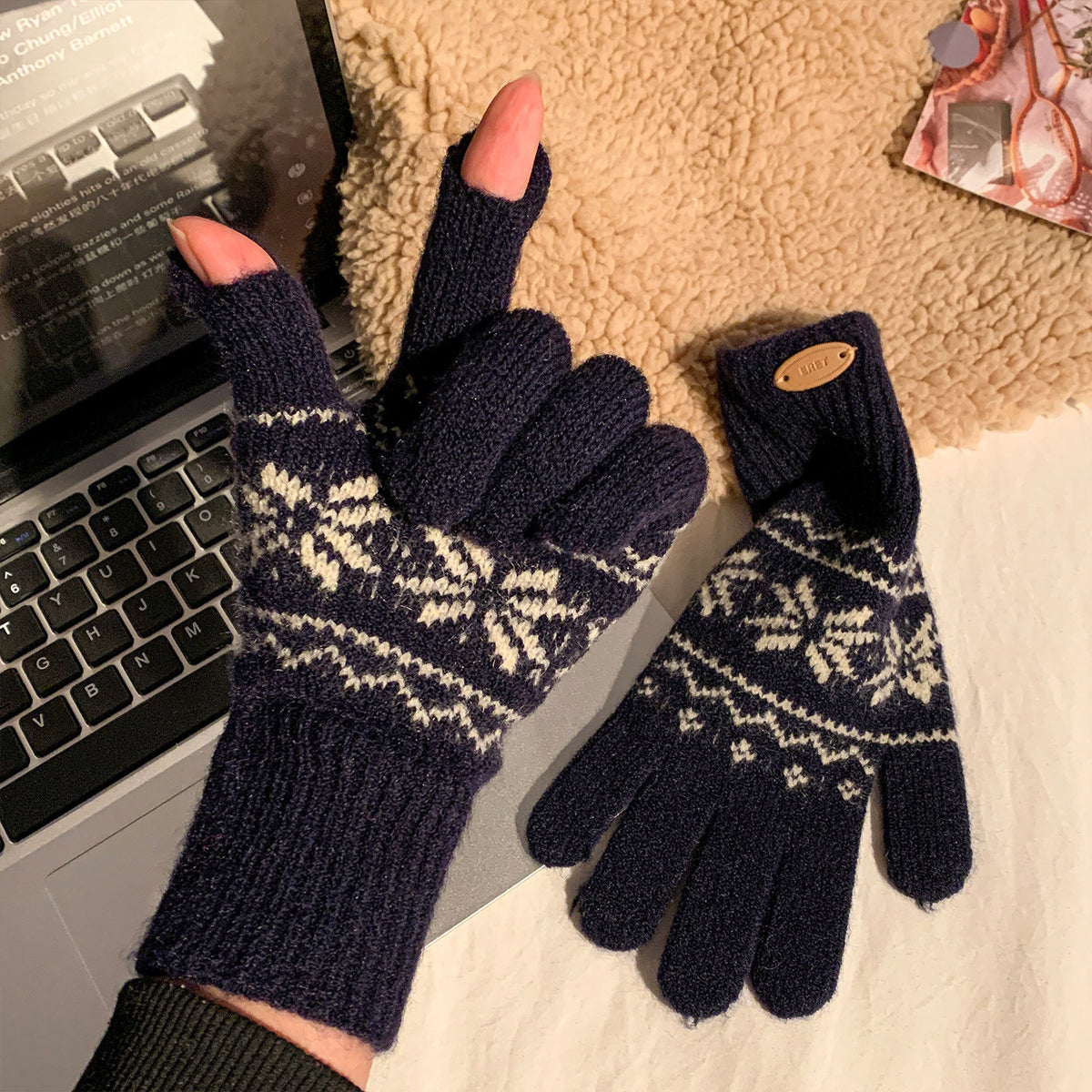 Fair Isle Touchscreen Knit Gloves - DippedShop Wholesale - #1139