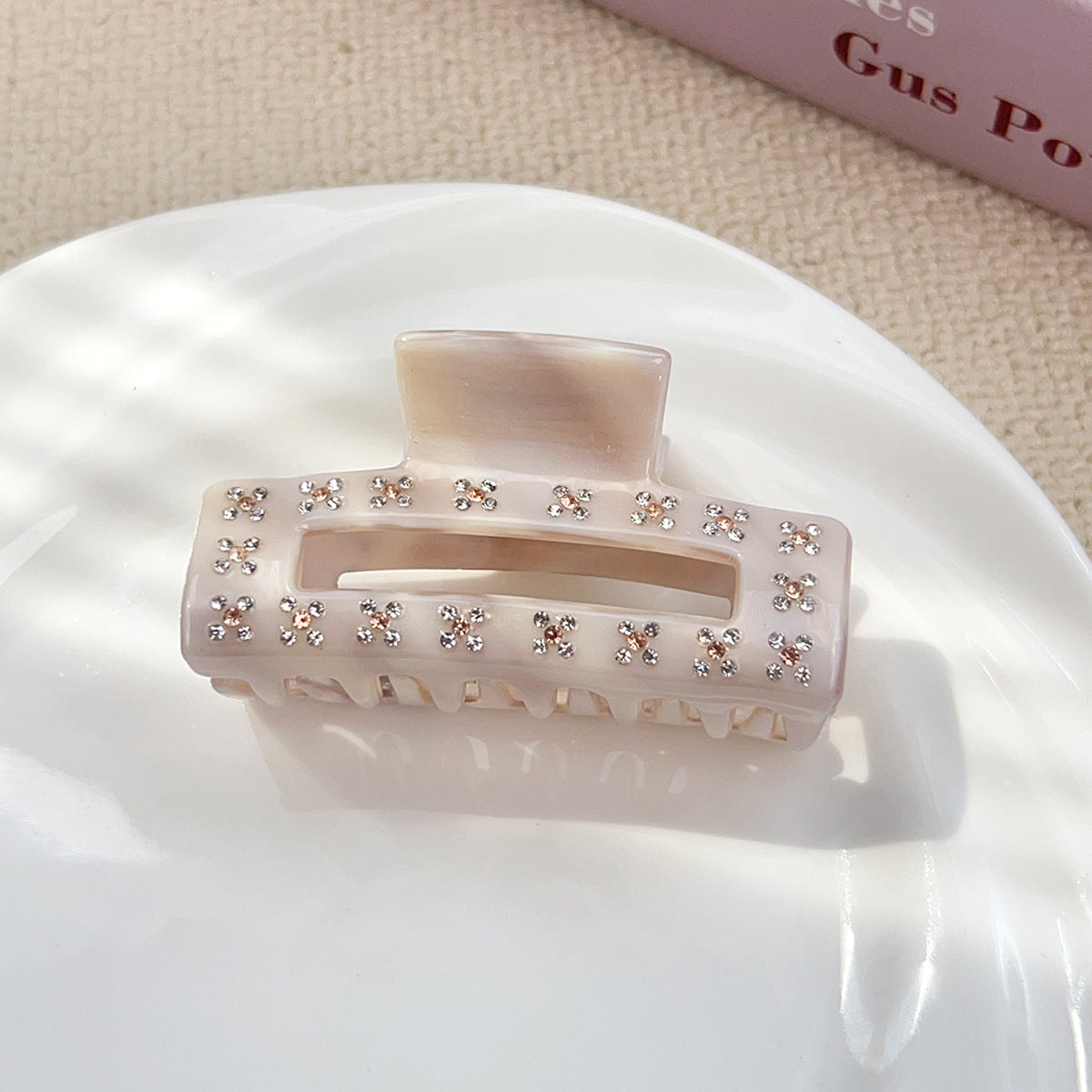 Sparkly Floral Rhinestone Acetate Hair Claw MK2PPM6W6HCP343