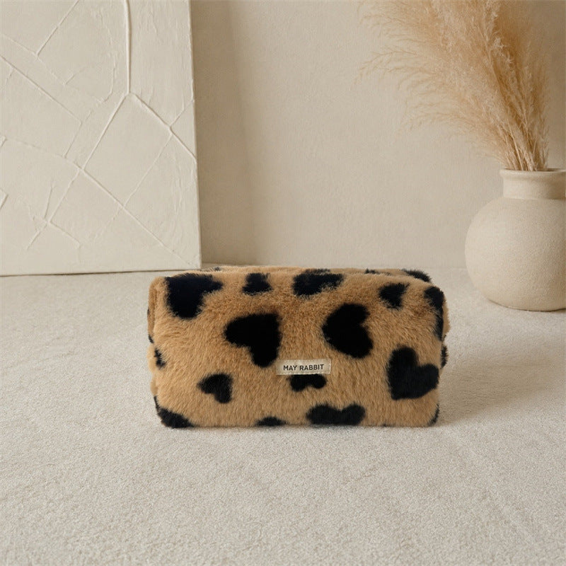 Vintage Heart Pattern Plush Cosmetic Bag 6C5CO278