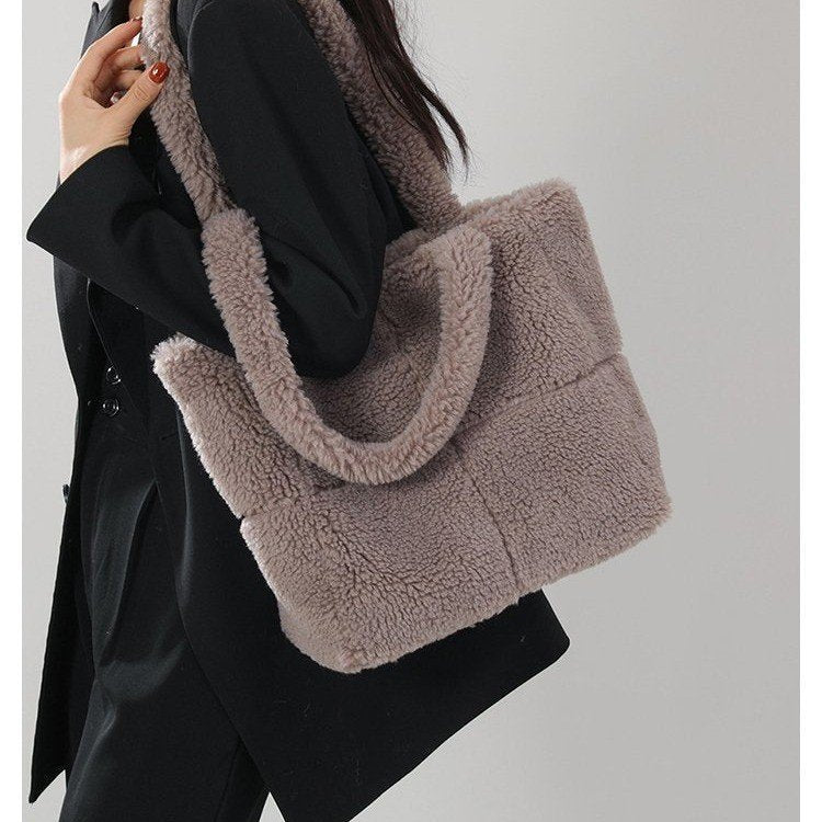 Solid Color Faux Shearling Shoulder Tote Bag 6W10BBG1882