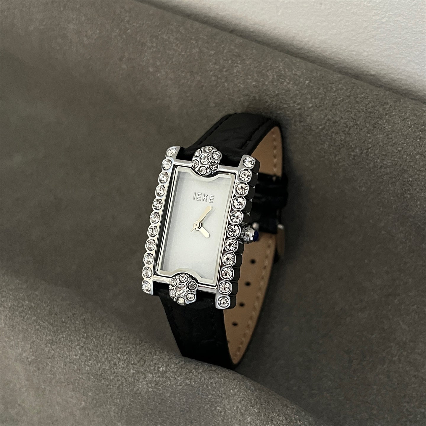 Rhinestone Flower Quartz Watch - DippedShop Wholesale - #2835