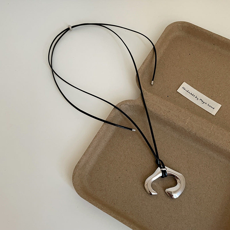 Minimalist Hollow Heart Pendant Necklace 6W6JNC672