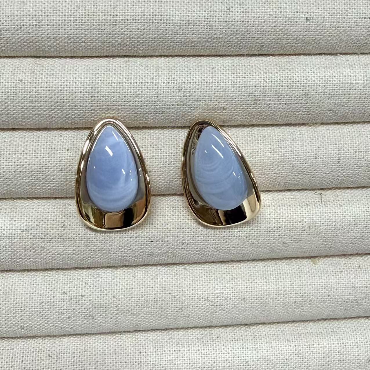 Vintage Resin Teardrop Drop Stud Earrings 6W6JER616