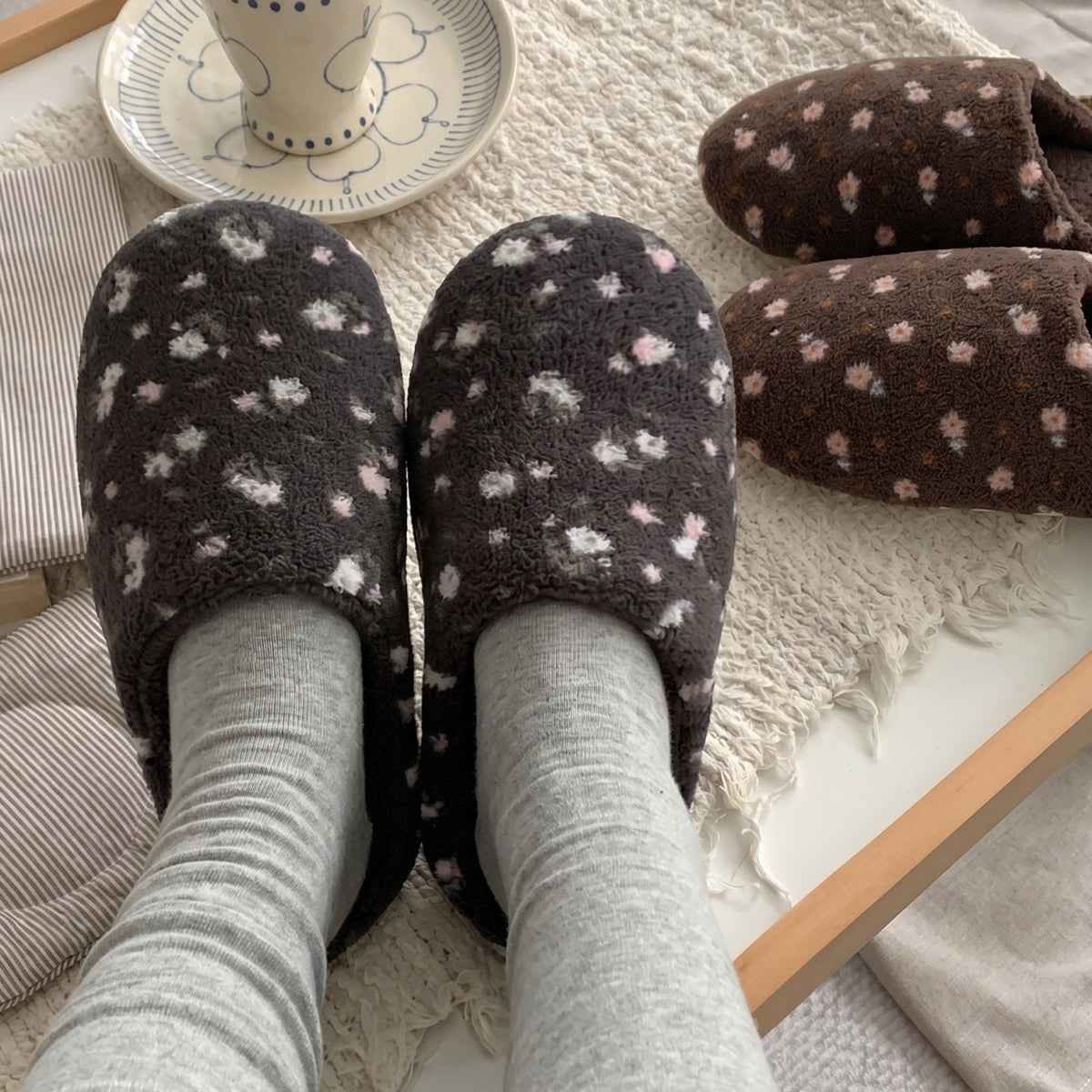 Fresh Floral Print Soft Plush Indoor Slippers 6W8FSP229