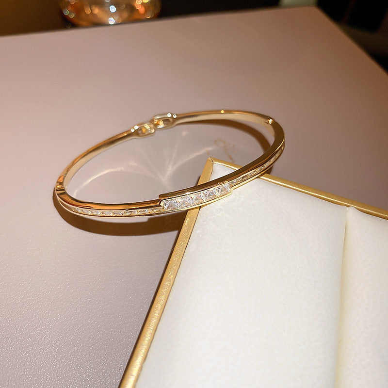 Elegant Gold Plated Rhinestone Bracelet 6W6JBR686