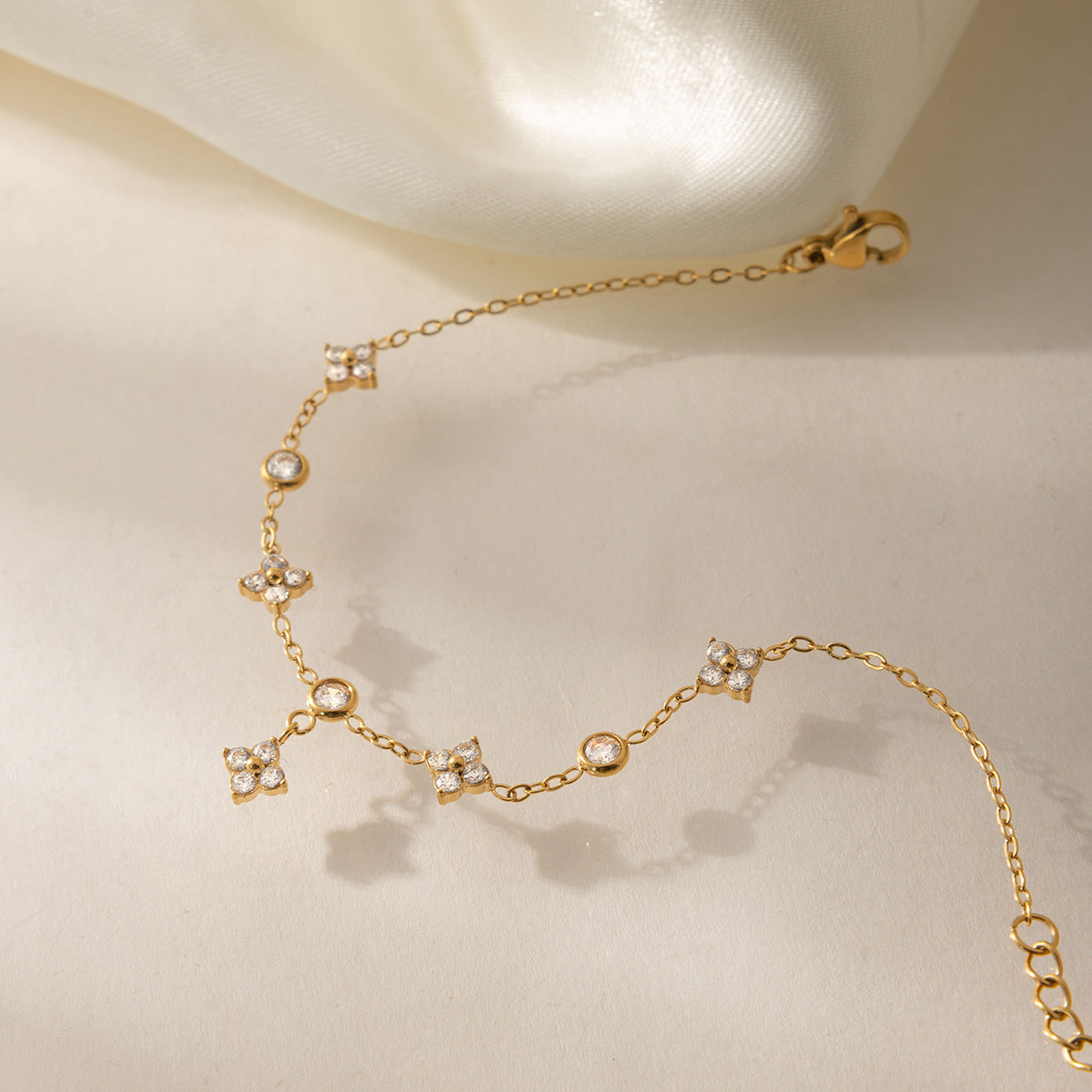 Elegant Rhinestone Lucky Clove - DippedShop Wholesale - #3923