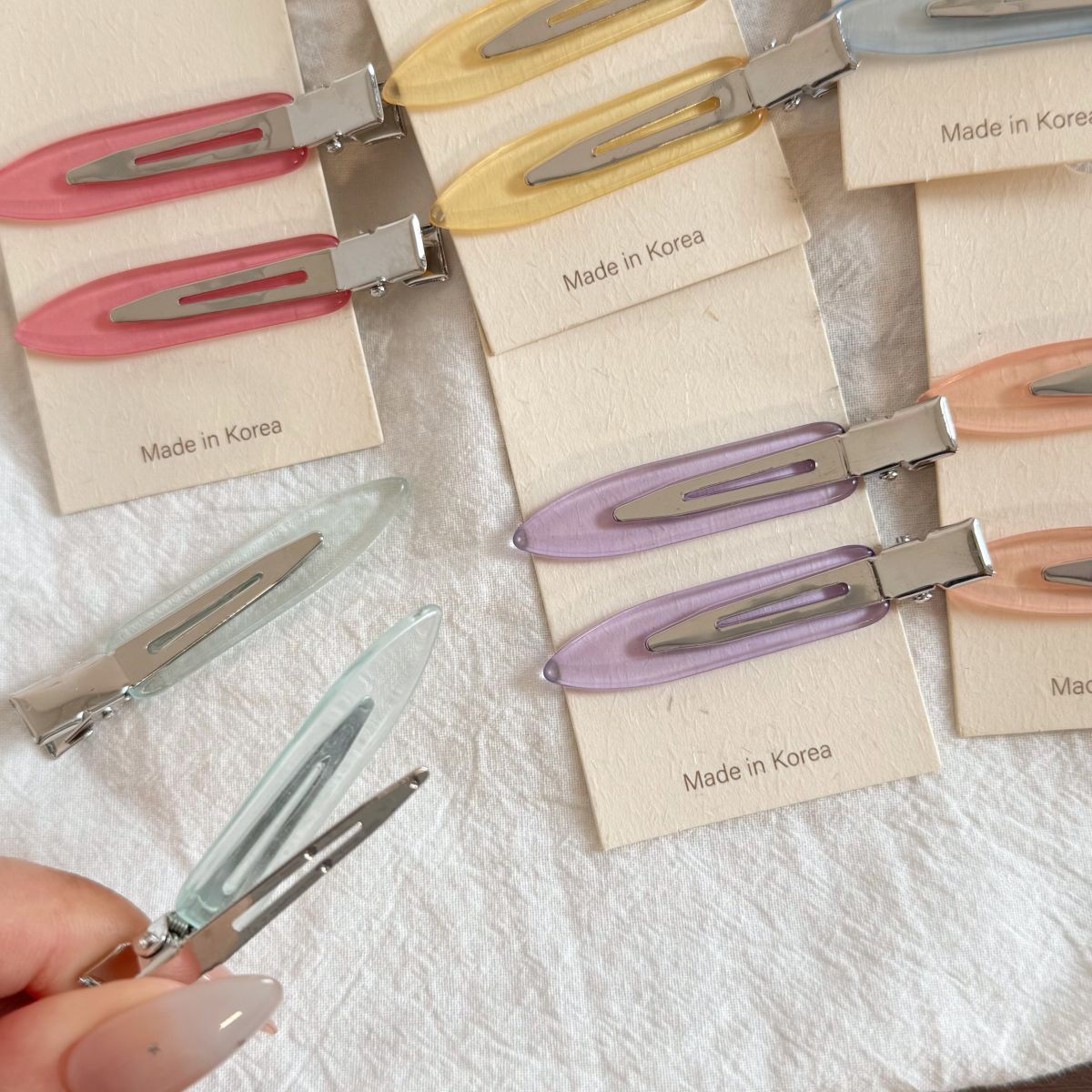 Cute Translucent Seamless Non Bend Hair Clip 6W6HCP1255