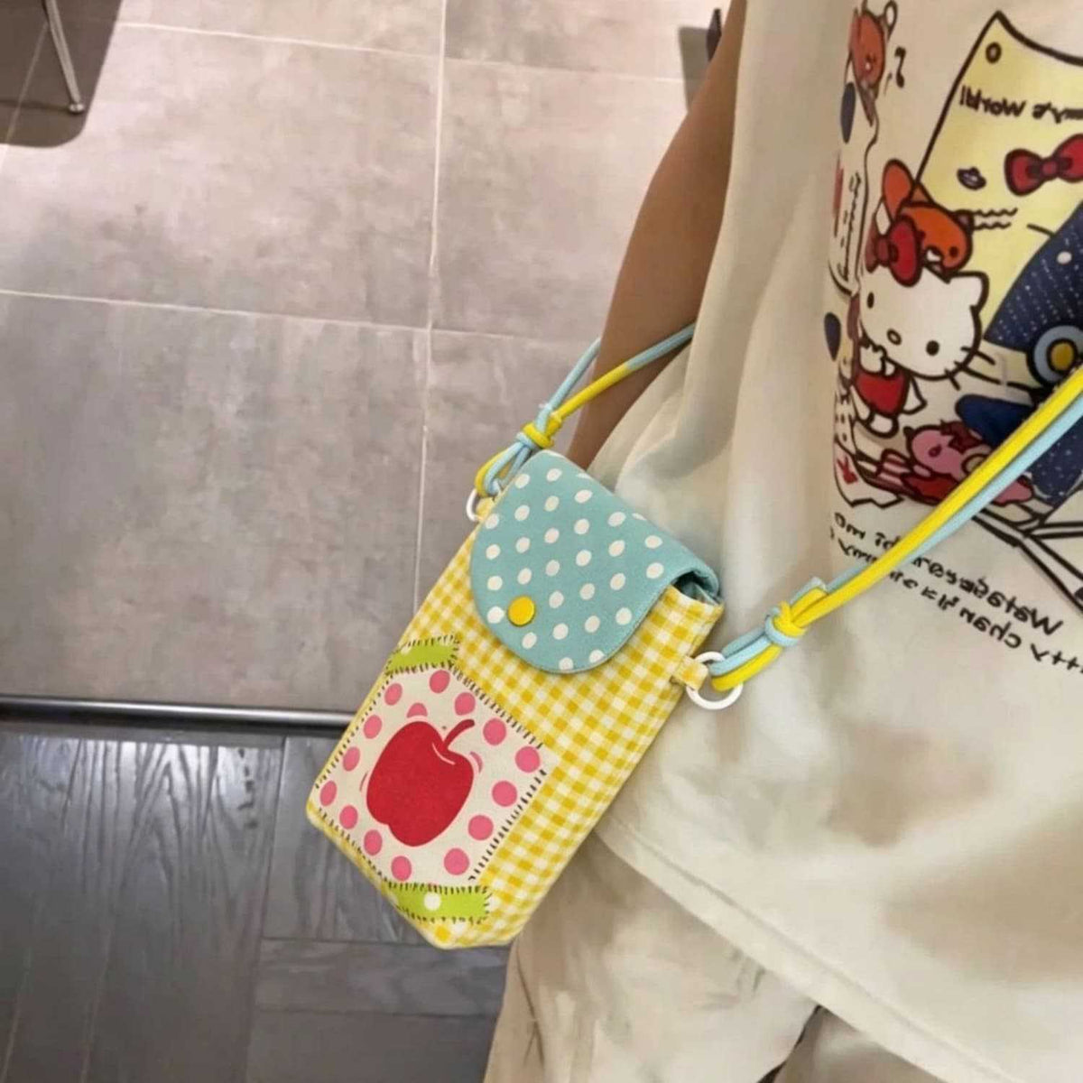Cute Polka Dots Apple Print - DippedShop Wholesale - #7779