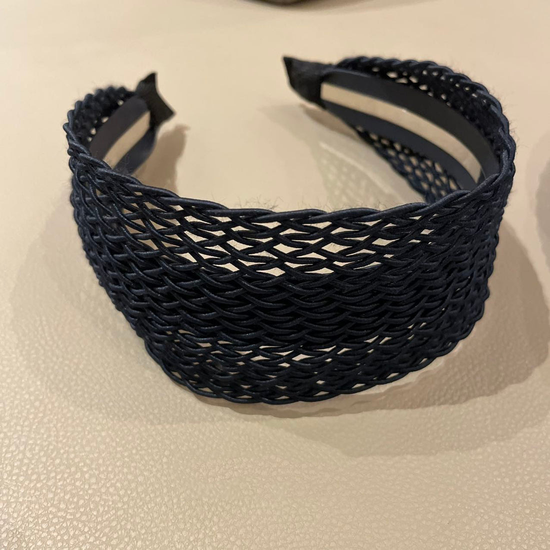 Minimalist Hand Woven Hollow W - DippedShop Wholesale - #7043