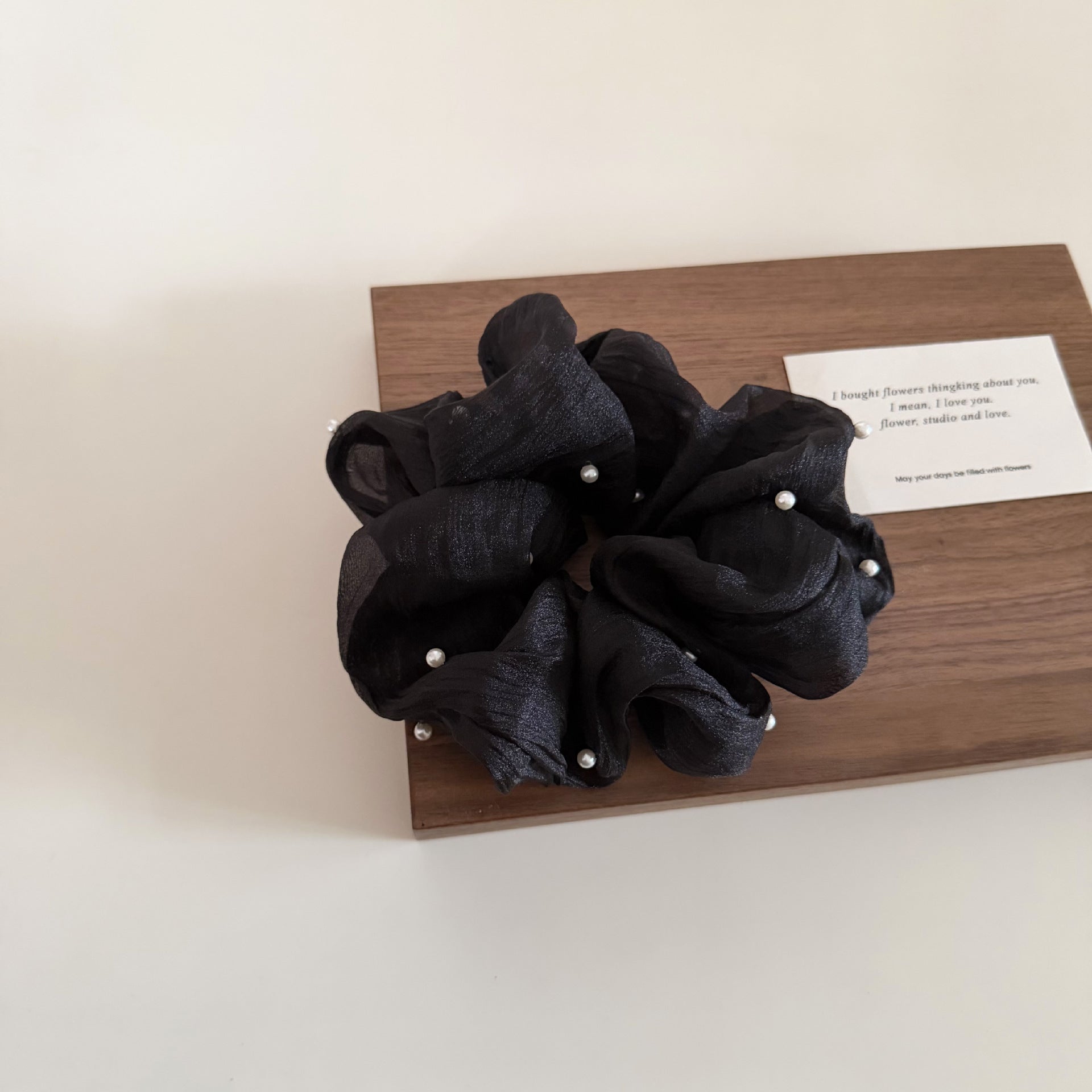 Mesh Ruffle Pearl Hair Scrunchie MK2BW6W6HSR03