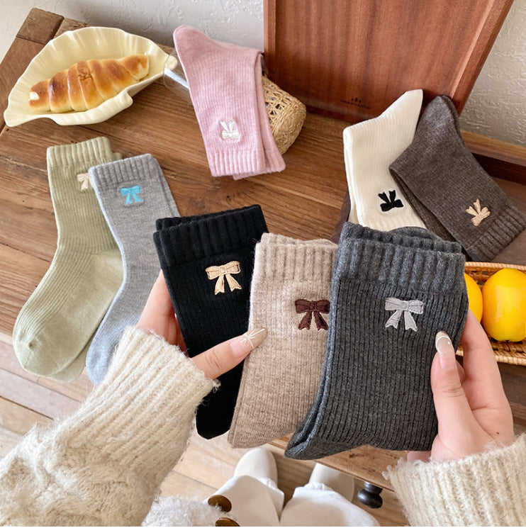 Bow Embroidery Solid Color Cotton Crew Socks DP25H527