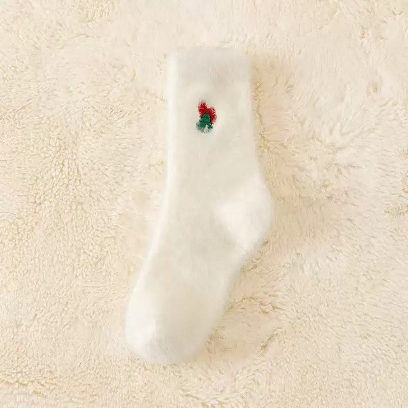 Soft Christmas Embroidered Fuzzy Socks 6W8FSO902