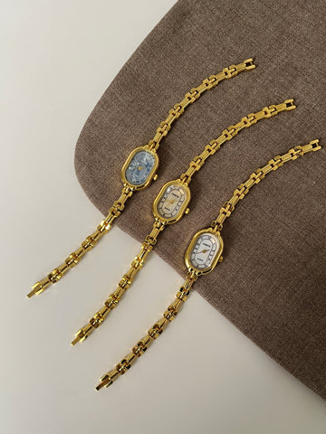 Vintage Gold Oval Bracelet Quartz Watch DP25F736