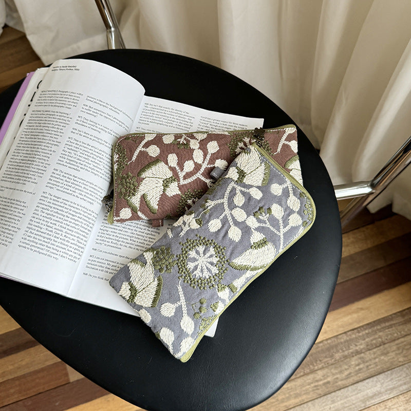 Simple Floral Embroidered Makeup Bag DP24E848