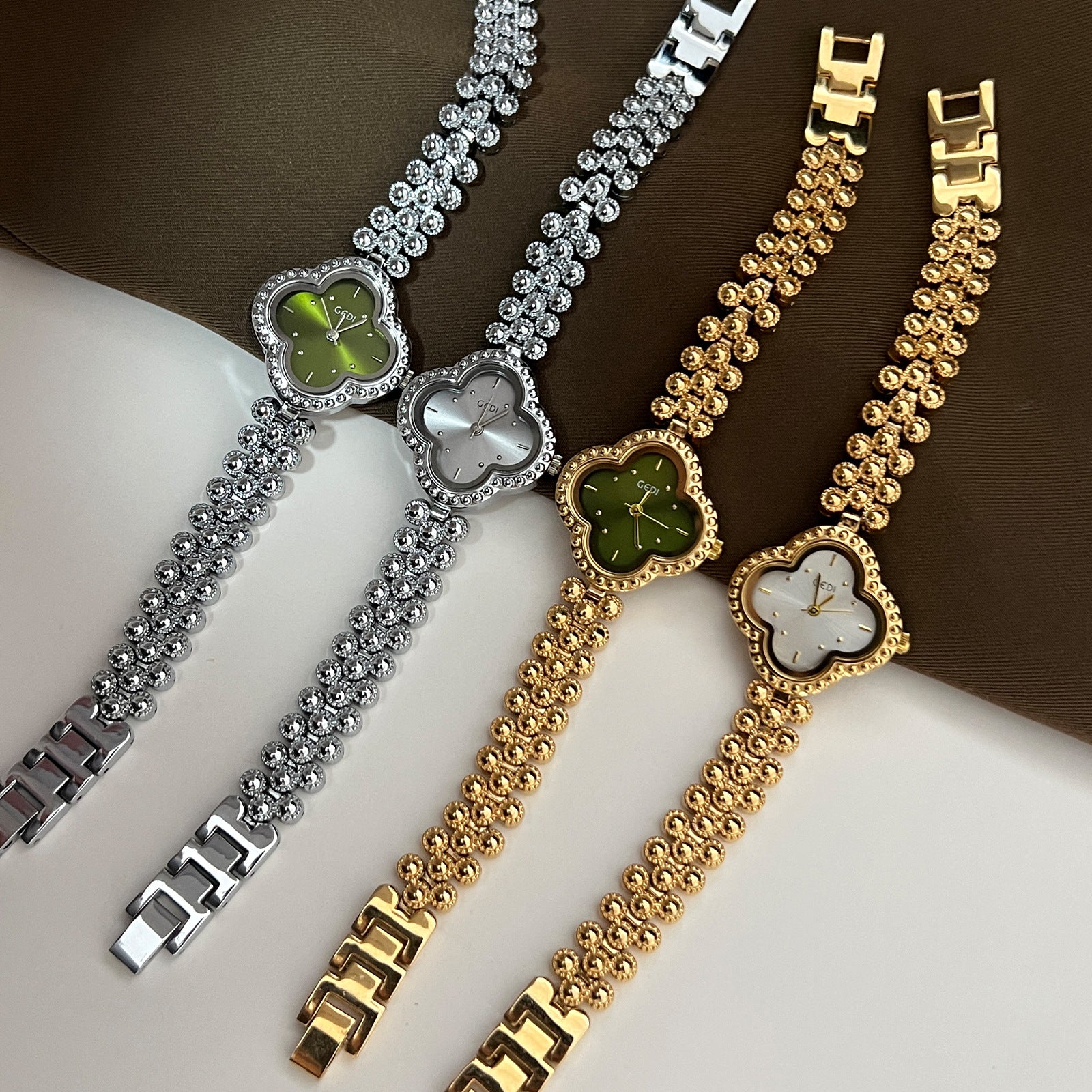 Trendy Lucky Clover Rhinestone Bracelet Quartz Watch MK2SSAS6W6JWA04