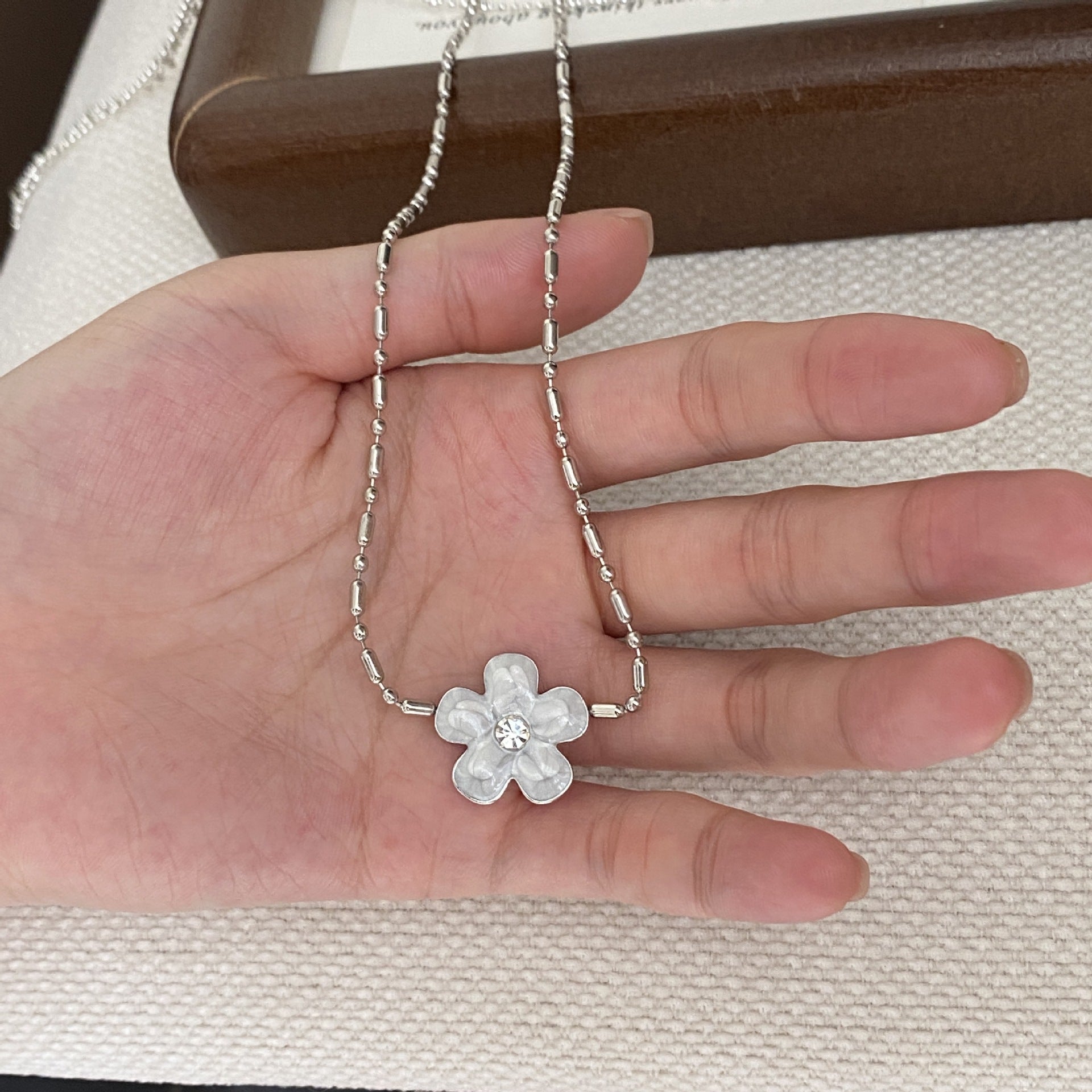 Sweet Floral Pendant Zirconia Necklace 6W6JNC649
