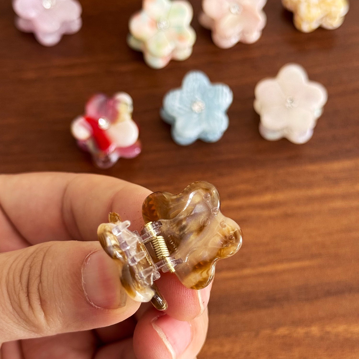 Cute Rhinestone Mini Flower Acetate Hair Claw 6W6HCP1247
