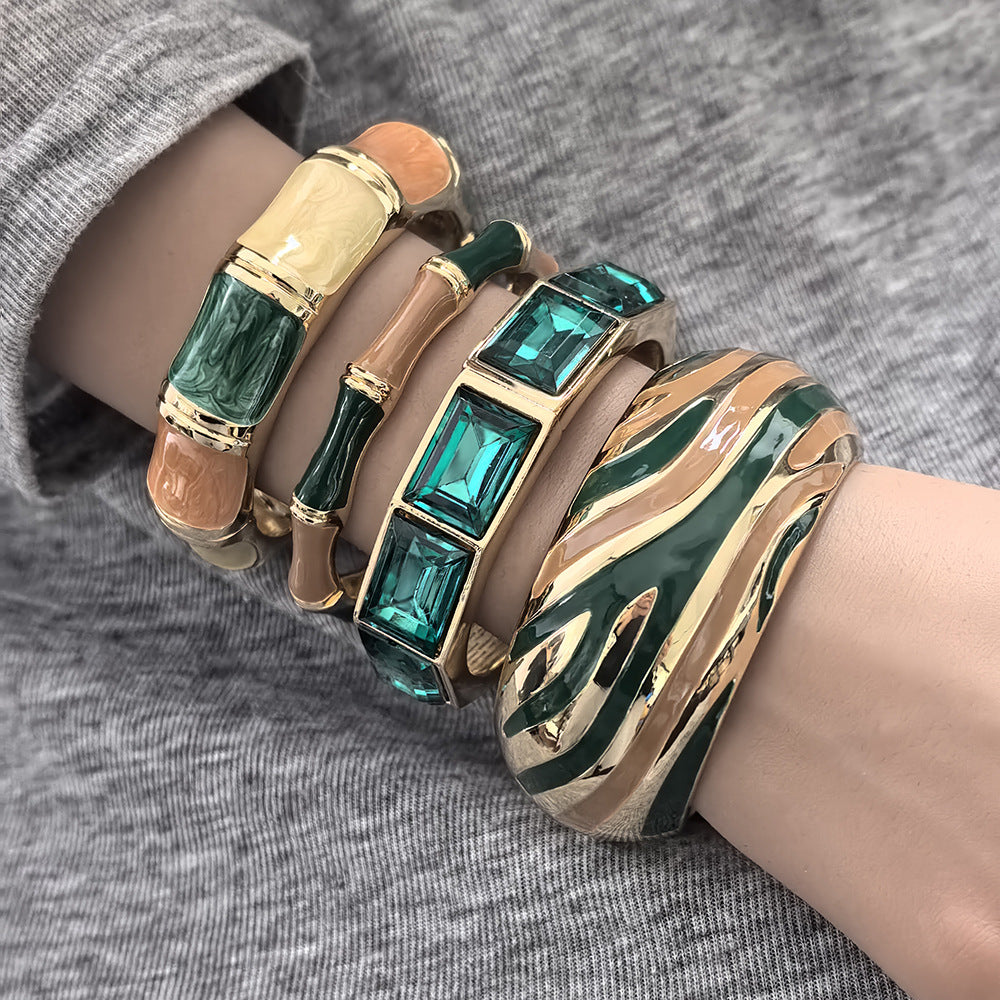 Vintage Chunky Enamel Bangle - DippedShop Wholesale - #2403