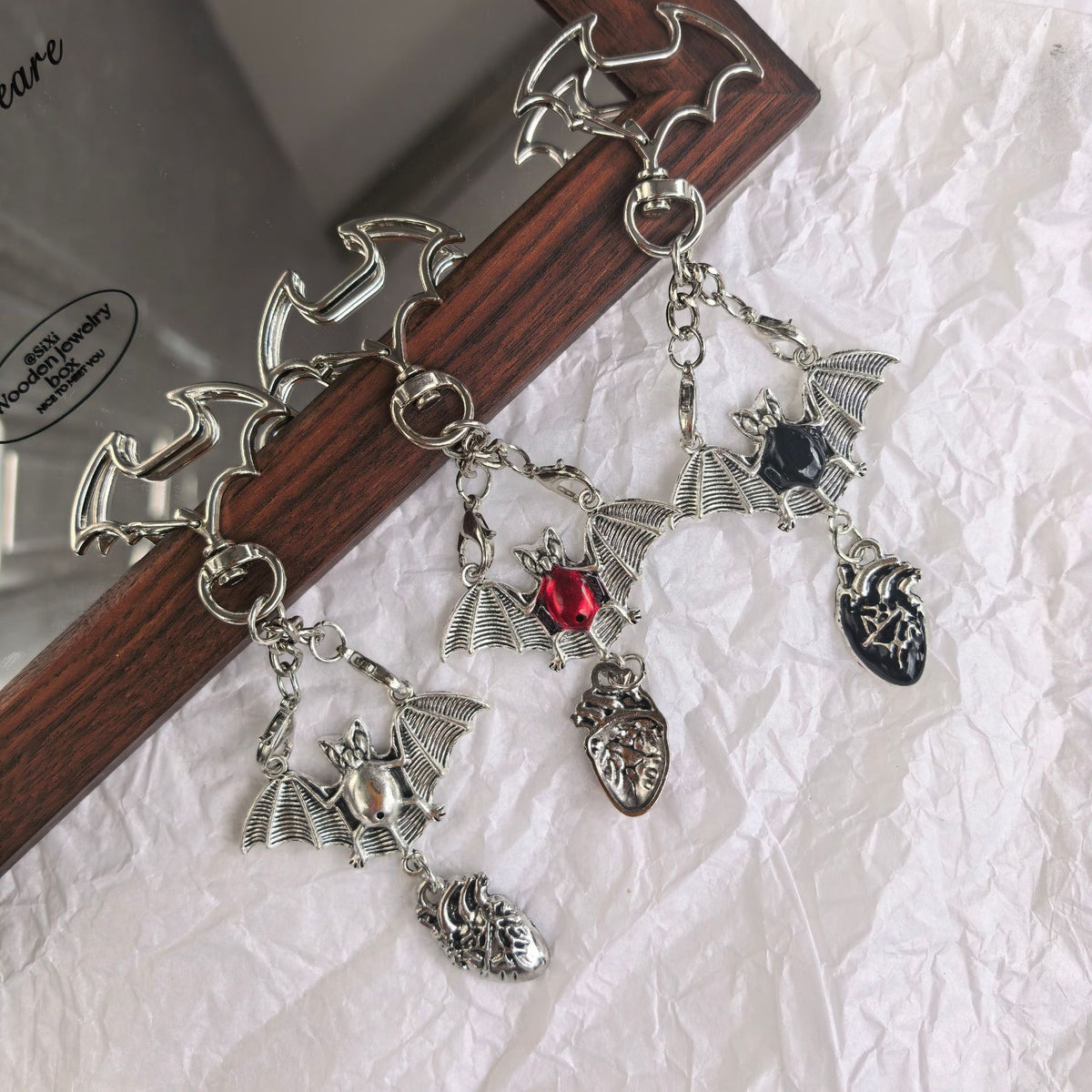 Vintage Gothic Vampire Bat Halloween Keychain 6W10BBC837