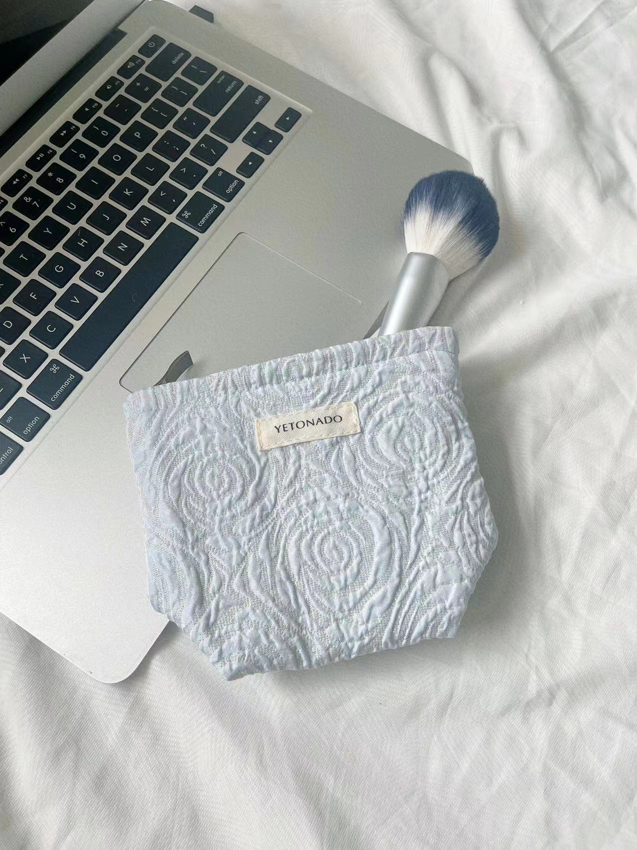 Minimalist Rose Embossed Travel Makeup Bag MK2BW6W10BOB407