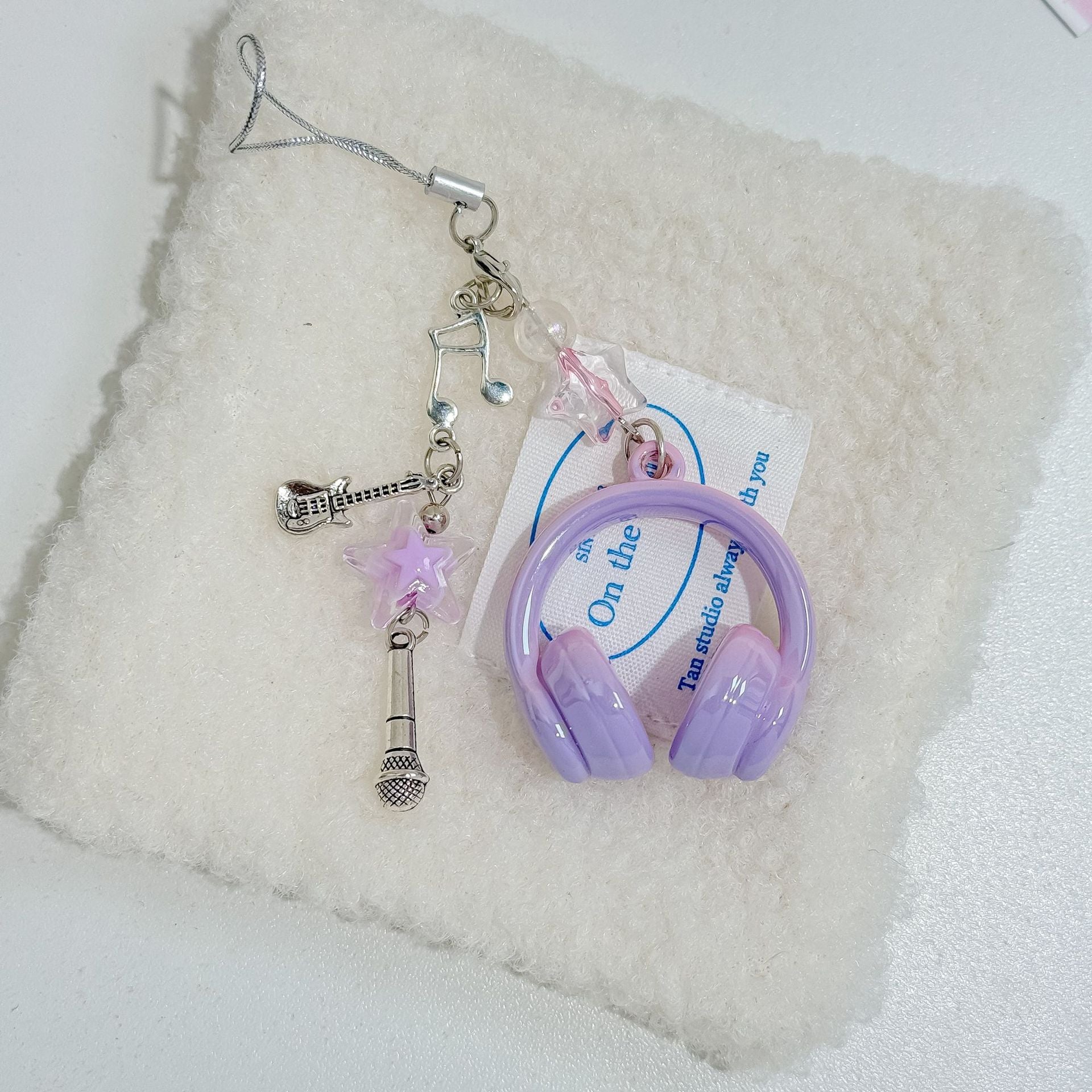 Chic Metal Earphone Microphone Pendant Keychain 6W10BBC391