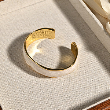 Vintage White Enamel Open Cuff Bracelet DP25D711