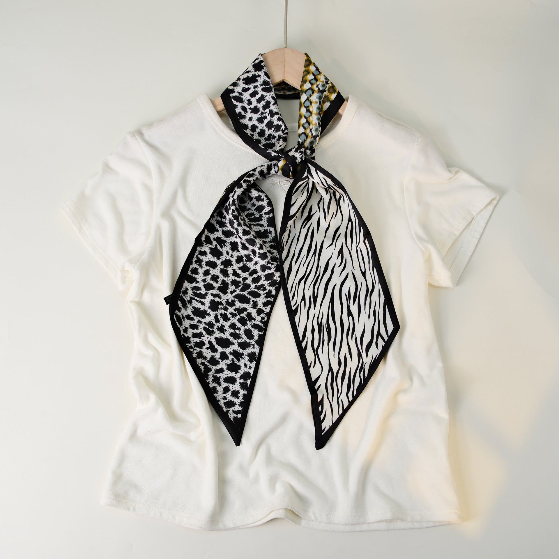Simple Color Block Striped Print Silk Scarf 6W6NSI258