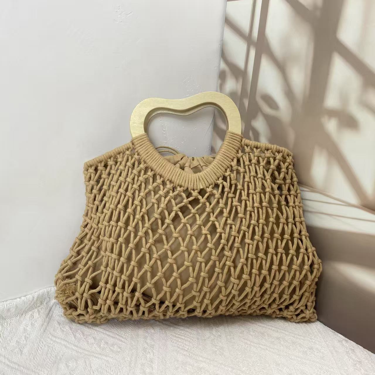 Casual Holow Out Heart Handle Beach Handbag 8CW6BBG501T