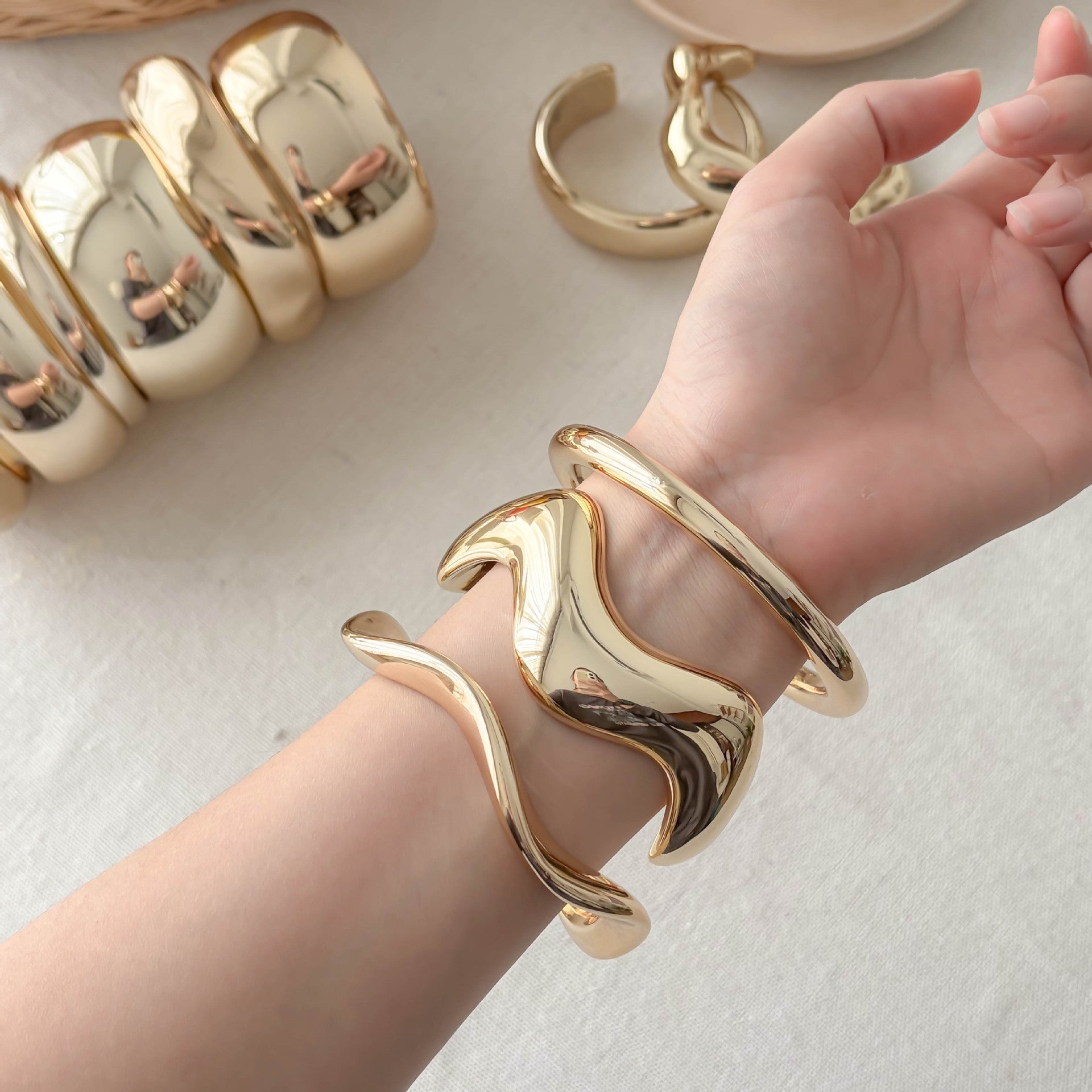 Chunky Gold Plated Irregular Statement Open Bracelet 6W6JBR582