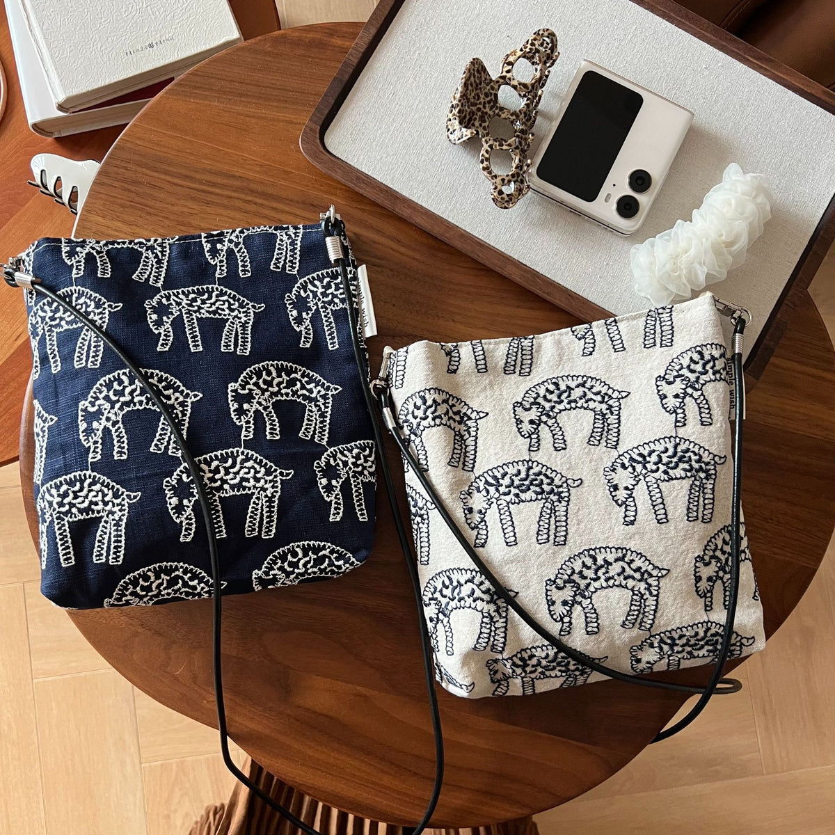 Minimalist Elephant Embroidery Crossbody Phone - DippedShop Wholesale - #8451
