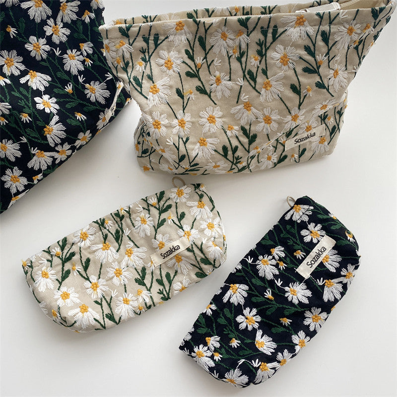 Embroidery Flower Simple Portable Make Up Bag DP25A566