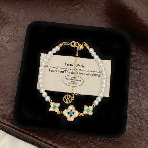 Stylish Gold Plated Rhinestones Heart Pendant Bracelet 6W6JBR708