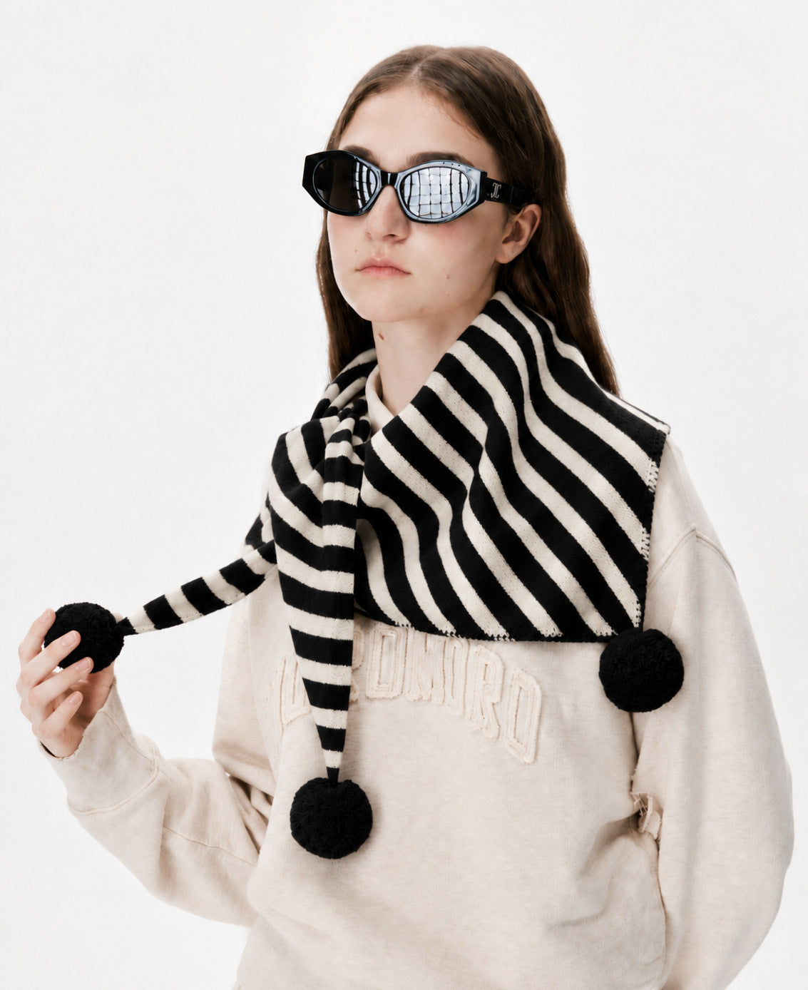 Trendy Striped Triangle Shawl  Scarf with Pom-Pom 6W6NSC132