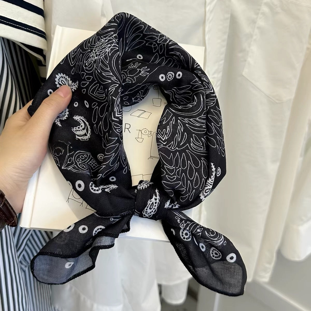 Retro Cashew Print Lightweight Silk Scarf 6W6NSI265