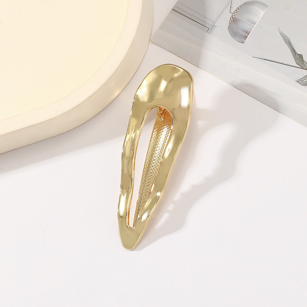 Vintage Metal Geometric Gold Plated Hair Clip MK2MBEP6W6HCP370