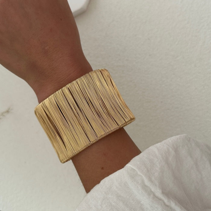 Stylish Bold Gold Plated Wide Open Cuff Bracelet 6W6JBR607
