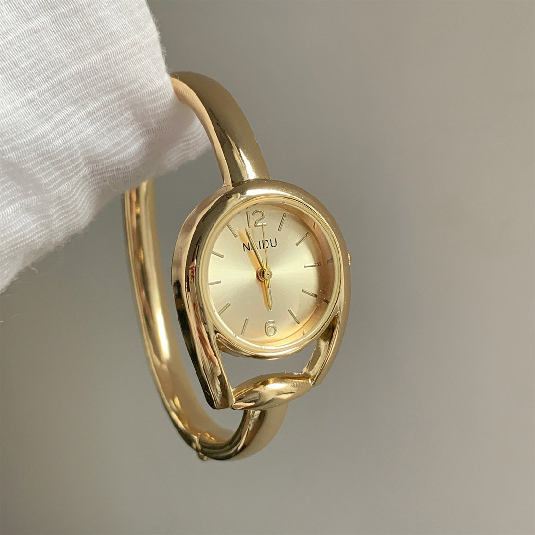 Analog Bangle Watch - DippedShop Wholesale - #9683