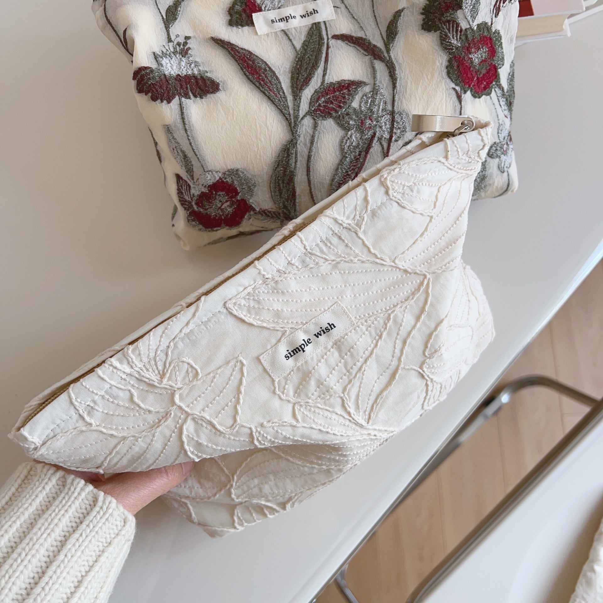Flower Embroidered Cosmetic Bag - DippedShop Wholesale - #5139