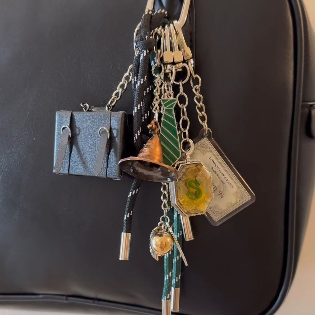 Vintage Hogwarts Theme Sorting Hat Bag Charm DP25E504