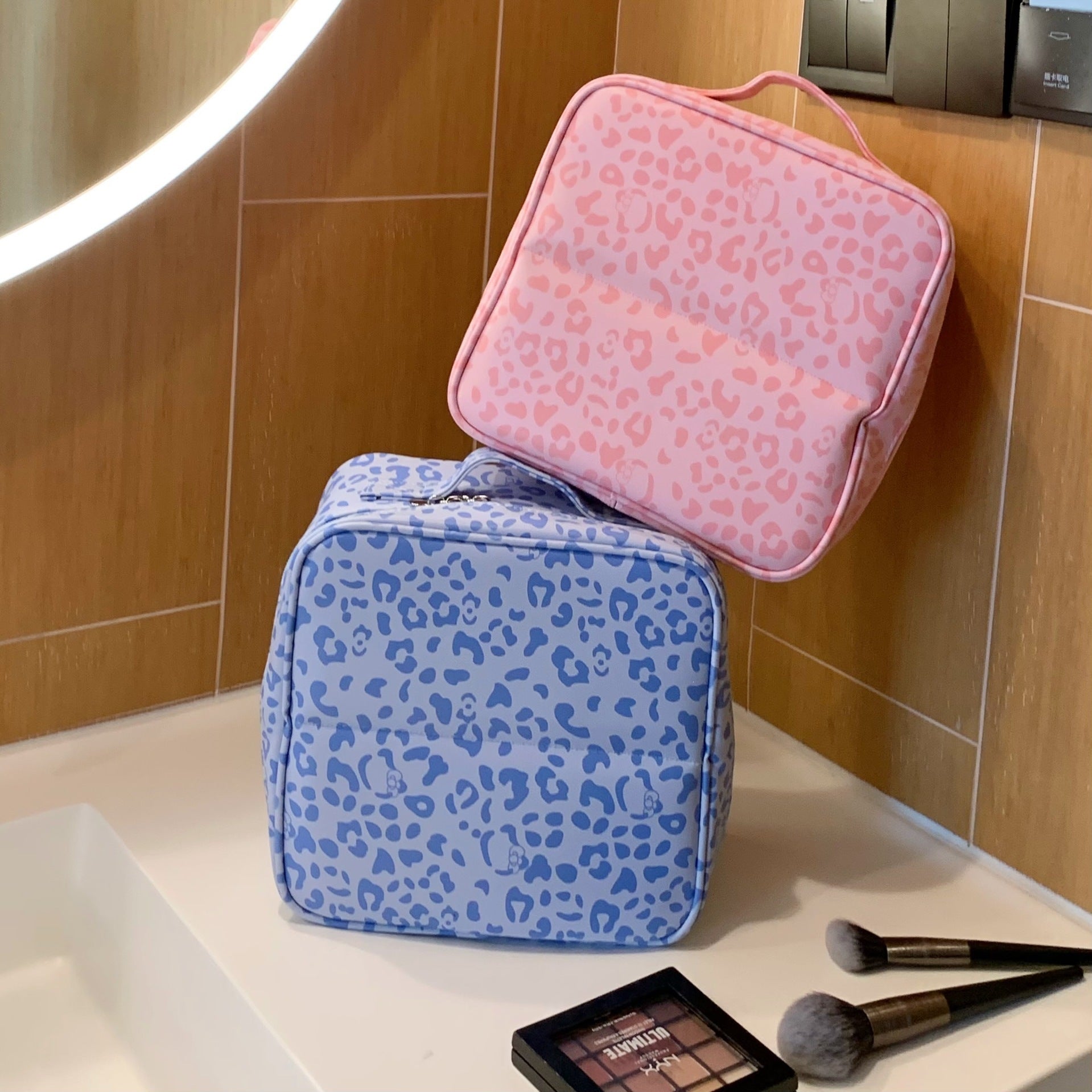 Stylish Leopard Print Large Capacity Makeup Bag MK2BW6S10BOB89