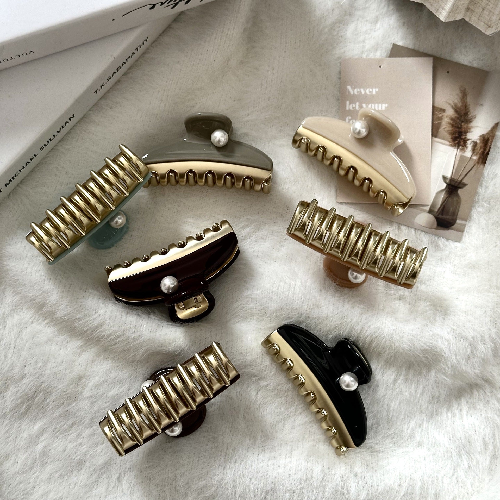 Elegant Pearl Color Block Acetate Hair Claw 8AS6HCP291L