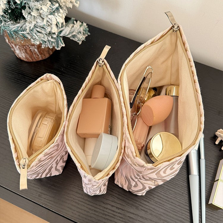 Vintage Embossed Large Capacity Portable Makeup Bag MK2BW6W10BOB385