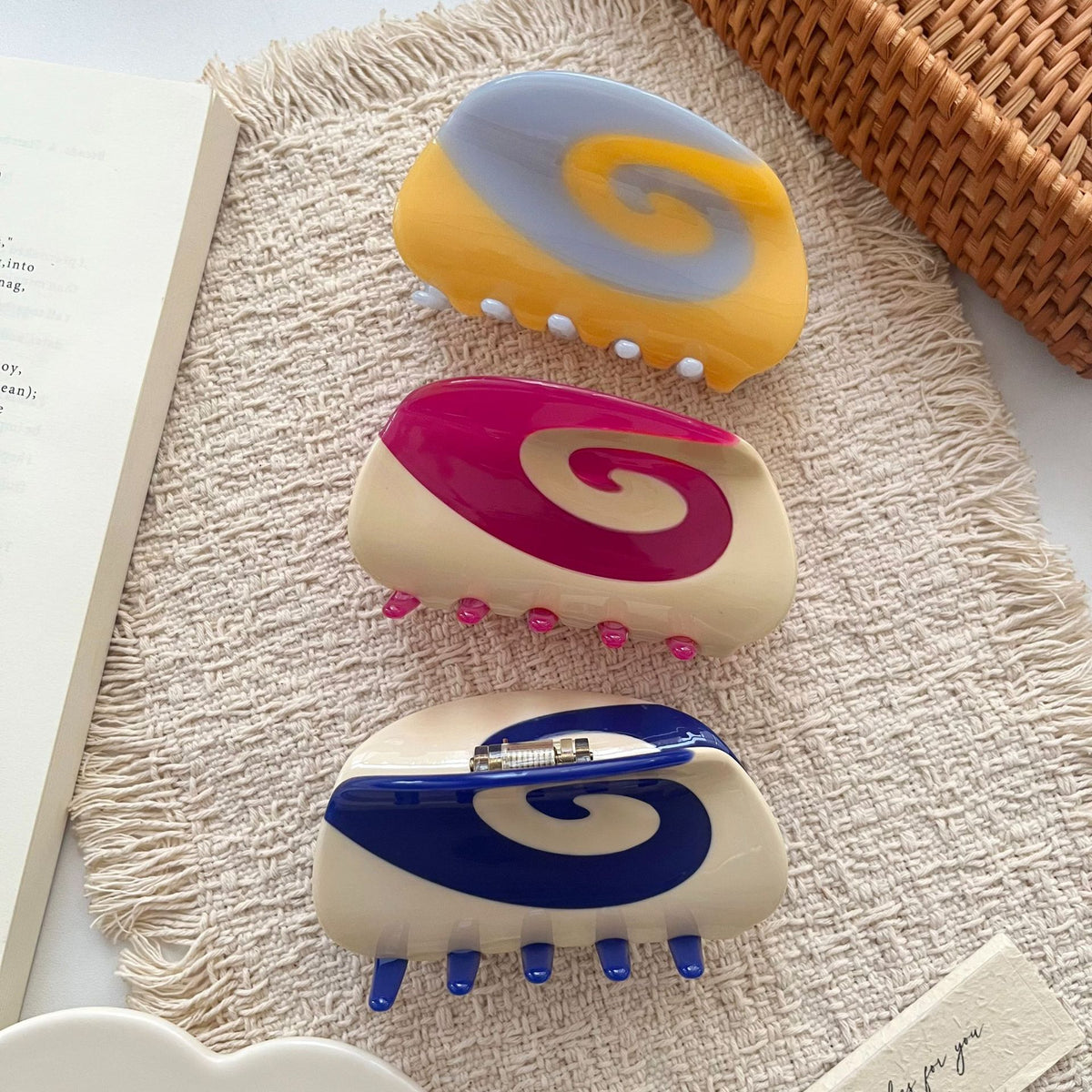 Unique Color Block Swirl Print Acetate Hair Claw 6W6HCP1636