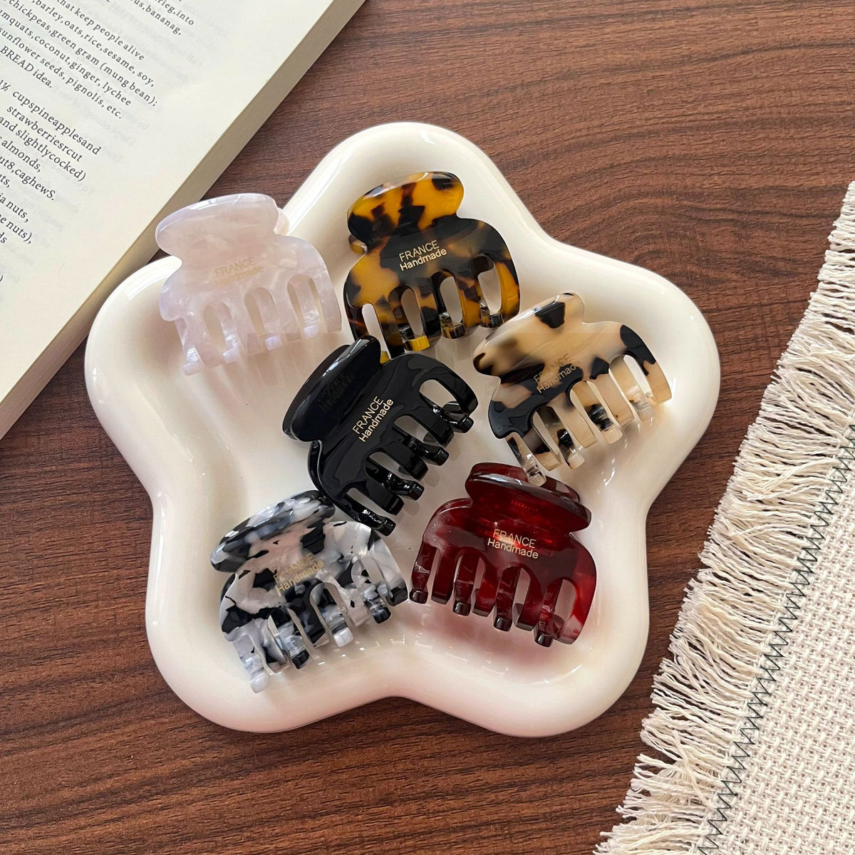 Retro Leopard Tortoise Shell Mini Hair Claw 6W6HCP1634